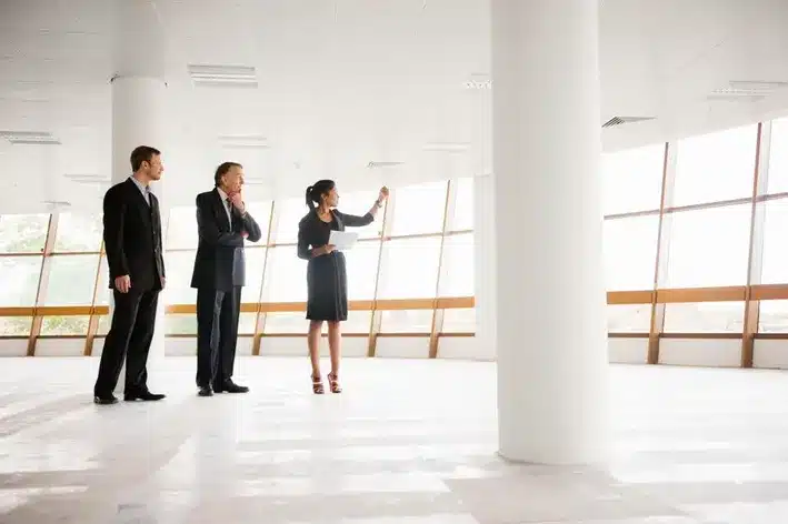 Why Should You Partner with a Flat-Fee Real Estate Broker?